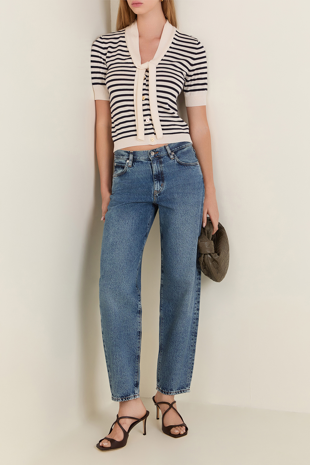 קרדיגן עם צווארון קשירה